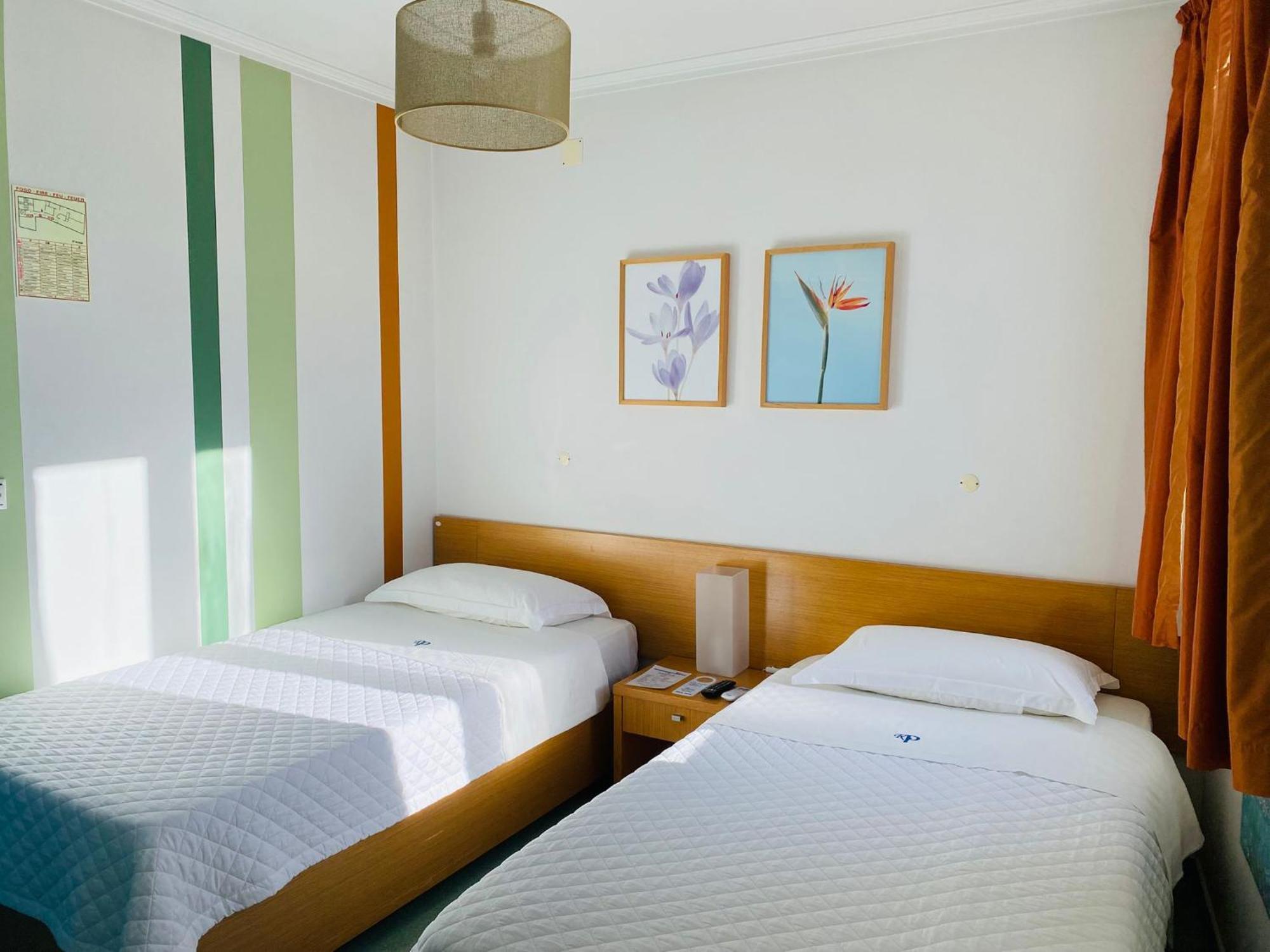 Weaa Hotel Nazaré Exteriör bild